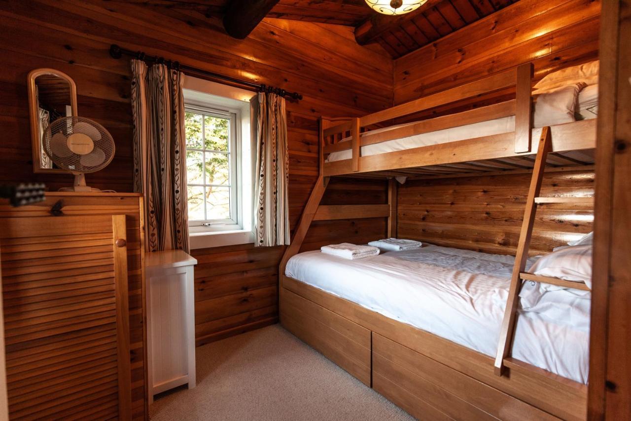 Rustic Log Cabin In Snowdonia By Seren Short Stays Trawsfynydd Bagian luar foto